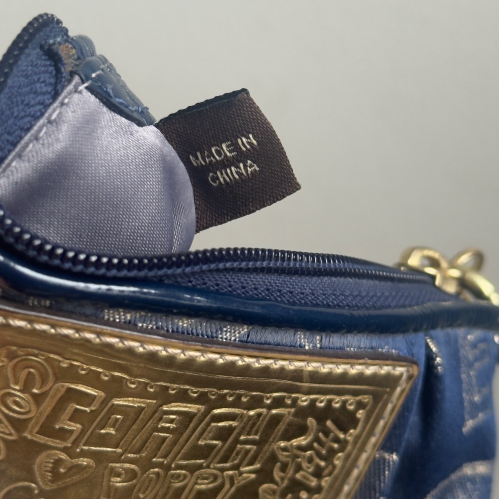 Authentic Coach x Poppy mini wristlet/clutch - Picture 5 of 5